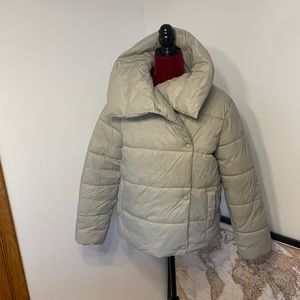 Banana Republic puffer jacket NWT Size Small